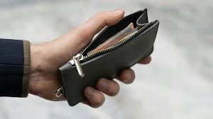 Tips Mengatur THR Mahasiswa Antara Balikin Hutang & Treat Diri